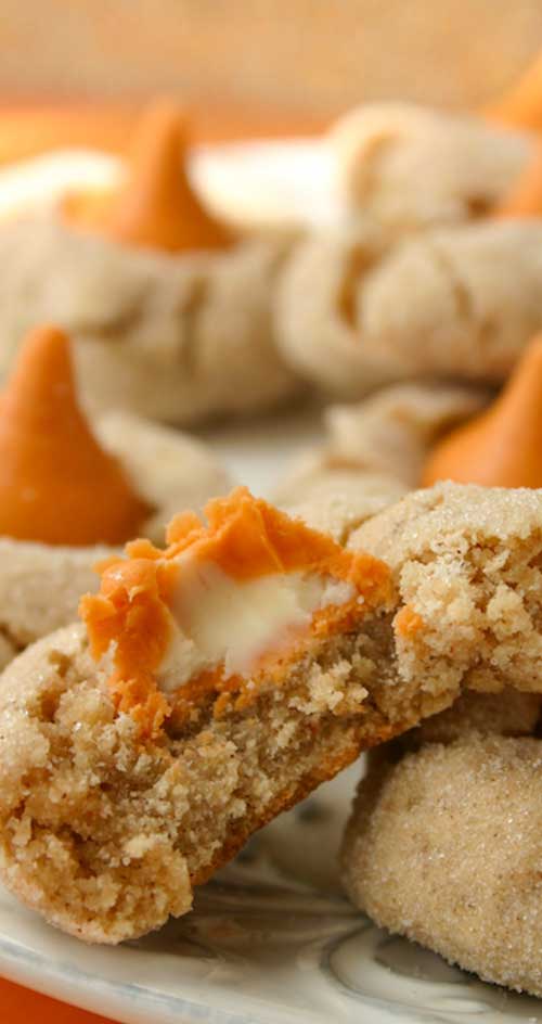Recipe for Pumpkin Spice Kiss Blossoms - These chewy cinnamon cookies are crazy good and taste like fall. Like October and November-times.