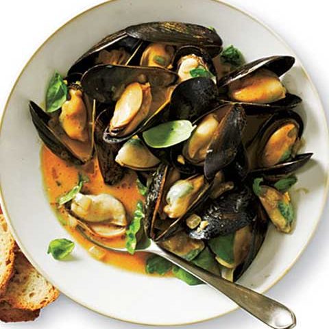 Curried Mussels With Coconut Milk