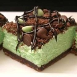 Recipe for St Patricks Chocolate Mint Cheesecake Bars