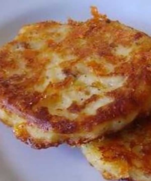 Bacon Cheddar Patty Cakes Recipe - Flavorite