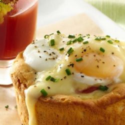 Recipe for Easter Brunch Eggs Benedict Biscuit Cups