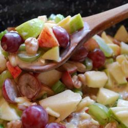 Recipe for Crunchy Apple and Grape Salad - Apples & grapes teamed up with crunchy almonds and walnuts, mixed with a cinnamon-y yogurt sauce. This is one great salad!