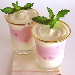 Recipe for Raspberry Cheesecake Cups - Needing just five ingredients and a few minutes of preparation, this chilled creamy concoction is the definition of simplicity.