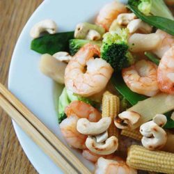 Recipe for Shrimp Stirfry - This dish is so flavorful, and shockingly, good for you! Just don't over do it!