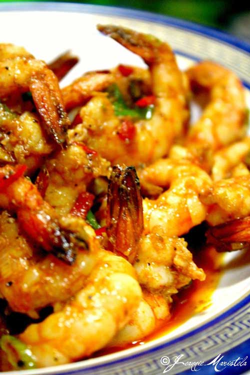 Recipe for Stir Fried Sriracha Shrimp - Sriracha is almost everywhere these days. Why not use it to give your boring stir fry a little kick?
