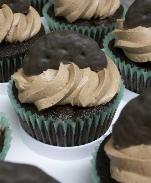 Recipe for Thin Mint Cupcakes - If you like thin mints, you will love these cupcakes – each component highlights the chocolate and mint flavors and they all come together to make thin mints even better.