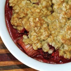 Recipe for Strawberry Rhubarb Crisp - The rolled oats really add a great heartiness to the dish, and a big scoop of vanilla ice cream is the ultimate finishing touch. You’ll notice that this recipe also calls for rhubarb, however, I left it out completely.