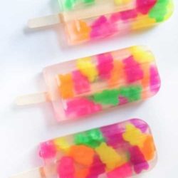 Recipe for Gummy Bear Popsicles - What little kid wouldn’t love a Popsicle filled with gummy bears? These are so fun yet so easy to make! These popsicles will be a great poolside snack for the kids this year.