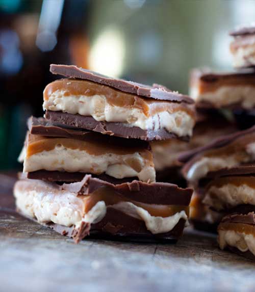 Recipe for Homemade Snickers Bars - The fabulous part? This is SO EASY. So, so, so, so, so easy. Like, had-five-drinks-and-a-recent-breakup-easy. It has four distinct steps and in print seems slightly intimidating, but it isn’t whatsoever. I promise. I swear. I even had every single ingredient on hand. And not just because I’m a hoarder. Would I lie to you?