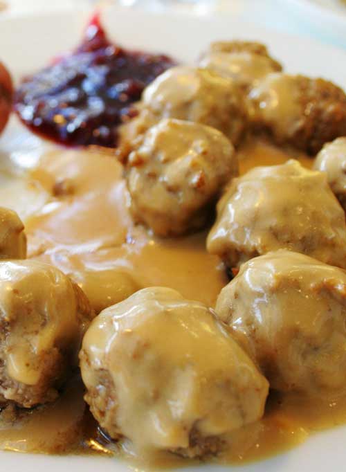 This recipe tastes just like the ones from Ikea. The savory pork and beef meatballs are coated in a rich sour cream sauce – you won’t be able to get enough!