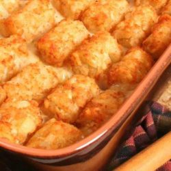 Recipe for Mexican Tater Tot Casserole - This taco tater tot bake combines tater tots into a Mexican style casserole that makes a delicious meal for any night of the week.