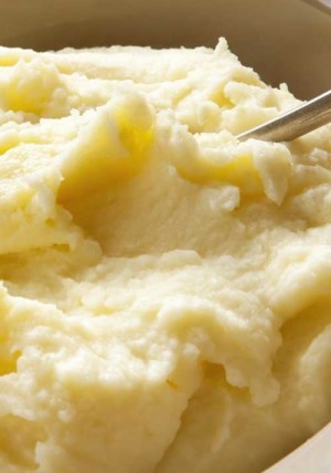 Lighter Creamy Garlic Mashed Potatoes Recipe - Flavorite