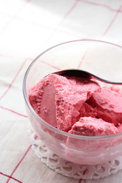Recipe for The Worlds Easiest Homemade Ice Cream - It is very creamy and delicious, yet the best part is that that it requires no machine and it only uses three ingredients!