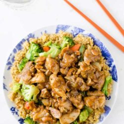 Recipe for Slow Cooker Cashew Chicken - I love the savory chicken pieces with the crunchy cashews. PLUS it is super easy to make!