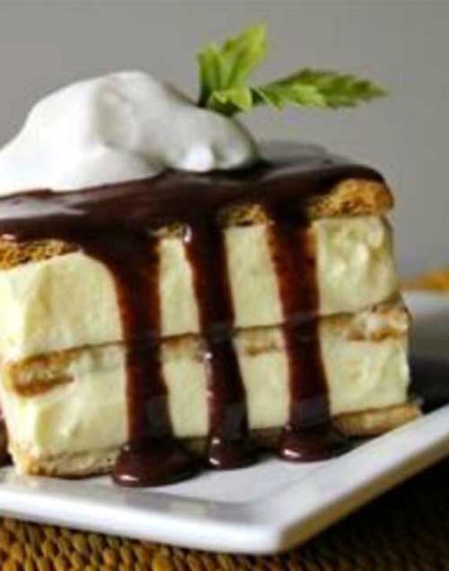 Recipe for No-Bake Chocolate Eclair Cake - This is a no-bake pudding dessert that's so quick and easy to make--everyone loves it. I always keep the ingredients on hand in case I need a quick dessert.