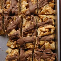 Recipe for No Bake Peanut Butter Caramel Bars - These bars are without a doubt, one of the best no bake creations I’ve ever had. They are like Rice Krispies on peanut butter caramel steroids, and I could easily eat the whole pan on my own.