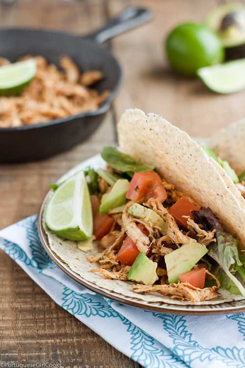 Recipe for Easy Shredded Chicken Tacos - These tacos are packed with flavour, healthy, and best of all ready in less than 30 minutes.