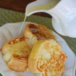 Recipe for French Toast with Coconut Syrup - WOW…We just had this for breakfast and it was unbelievable! Super quick and easy to make, but tasted a million times better than breakfast at a restaurant!