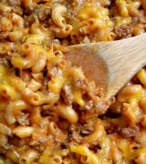 You can never have too many quick and easy recipes. This Crazy Good Chili Mac may just be my favorite one ever!