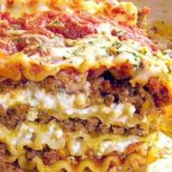 Recipe for Lasagna Bolognese - Who doesn't love a huge piece of perfectly made lasagna? I know I do I do!!