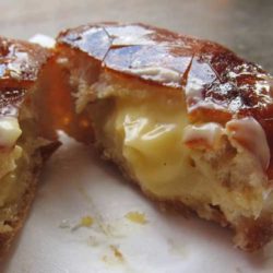 Recipe for Creme Brulee Doughnuts - This recipe puts a twist on a French classic, by turning a Crème Brulee into a decadent pastry treat!