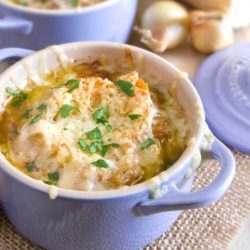 Recipe for French Onion Soup - If you have beef broth, making this is quite easy. Just caramelized some onions and before you know it, you will have a bowl of the best French onion soup you have ever eaten!