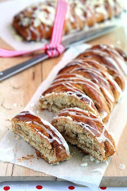 Recipe for Glazed Apple Lattice Coffee Cake - I absolutely loved this recipe and so did my friends and family I shared it with. I will be making this again, and again, and again...