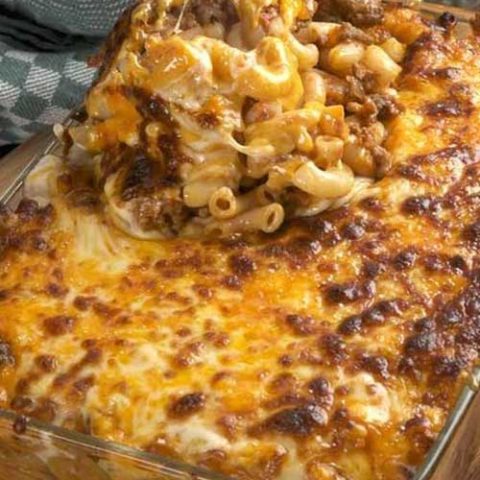 This Cheesy Hamburger Casserole is just as easy to make as Hamburger Helper, and you can control the ingredients. Great weekday meal and the kids love it!