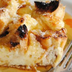 Recipe for Creme Brulee French Toast Casserole - It makes for a fantastic breakfast or brunch treat, especially because all the prep work is done the night before and you just have to pop it in the oven in the morning.