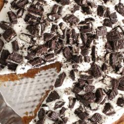 Recipe for Oreo Cream Pie - This pie is a fantastic last minute dessert, and it is so good! It also looks stunning - like you put much more work into it than you did.