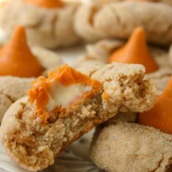 Recipe for Pumpkin Spice Kiss Blossoms - These chewy cinnamon cookies are crazy good and taste like fall. Like October and November-times.