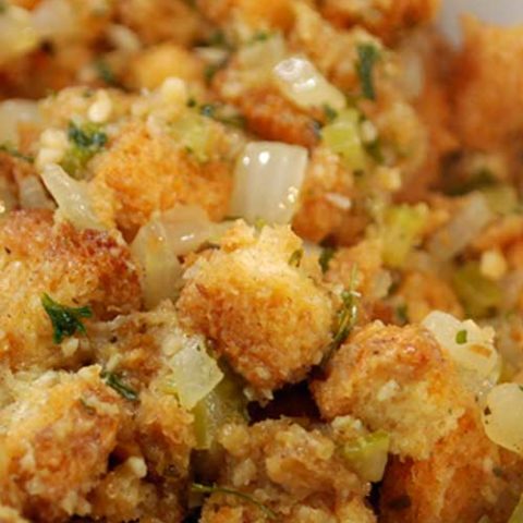 Recipe for Copycat Stove Top Stuffing Mix - I love homemade stuffing but sometimes I crave the kind that comes in a box. This recipe is like getting the best of both worlds.