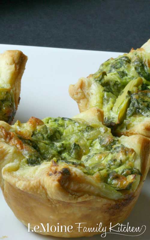 Recipe for Spinach Artichoke Puff Pastry Cups - These delicious cups make for perfect party food; whether for a brunch, a holiday or just a get together with some friends.