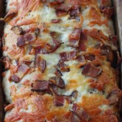 The best bacon cheddar bread you will ever bake! And you know you can't go wrong with bacon, cheese, and bread.