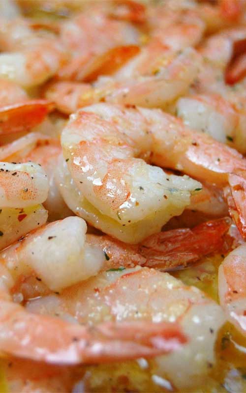 Recipe for Garlic Shrimp - The garlicky, spicy shrimp is just amazing, and all-in-all this is a very healthy way to cook shrimp. I served it with wild rice and steamed veggies, it was pretty darn good if I do say so myself.