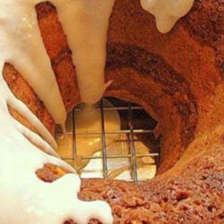 Recipe for Cinnamon Streusel Cake - Everyone needs a delicious coffee cake recipe in their repertoire, and this cinnamon streusel coffee cake recipe is the perfect option.