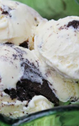 The Best Homemade Oreo Ice Cream Recipe - Flavorite