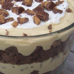 This rich, tempting Peanut Butter Brownie Trifle feeds a crowd and features the ever-popular combination of chocolate and peanut butter.