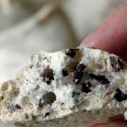 Recipe for Chocolate Chip Meringue Cookies - Are you ready for the easiest cookie recipe ever? This is it! I love the way it practically dissolves in your mouth when you take a bite.