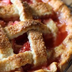 Recipe for Strawberry Rhubarb Pie - The BEST homemade strawberry rhubarb pie recipe! Sweet fresh strawberries paired with tart rhubarb, make for a yummy combination.