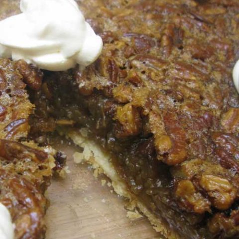 Recipe for Southern Pecan Pie - My dad crowned this Southern Pecan Pie “the best EVER“. It’s absolutely perfect: not too nutty and not overly sticky.